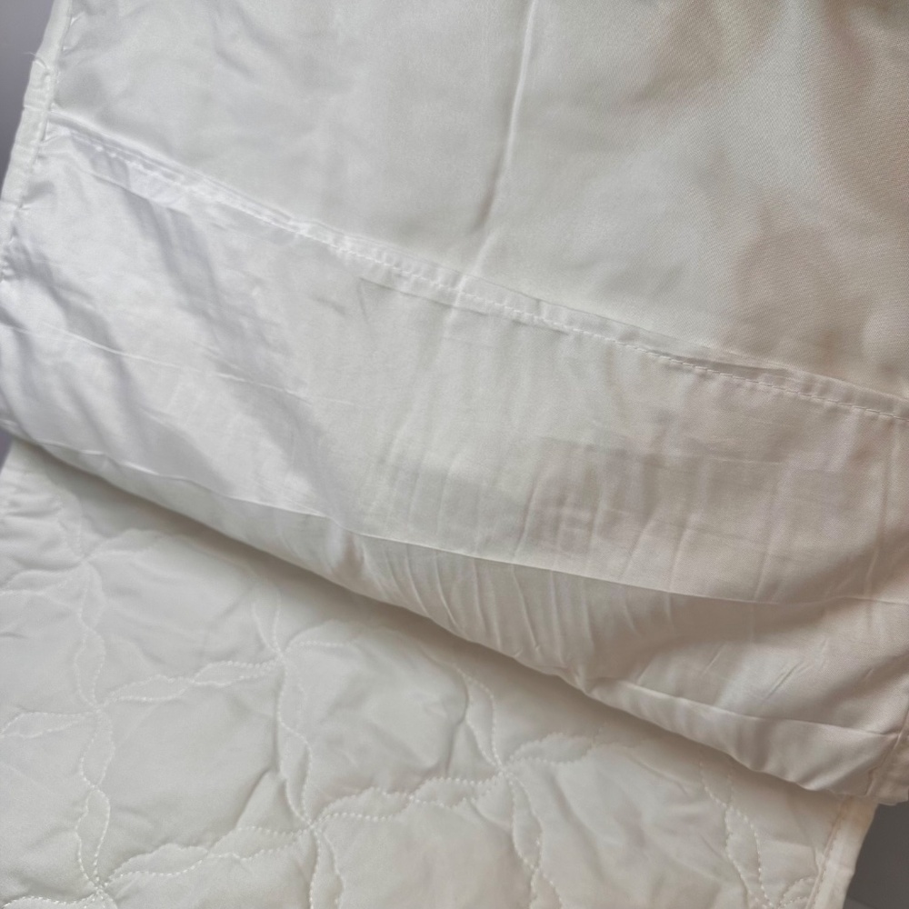 New Quilted Mattress Pad Cover + 2 Pillow Protectors  Queen - Picture 7 of 8